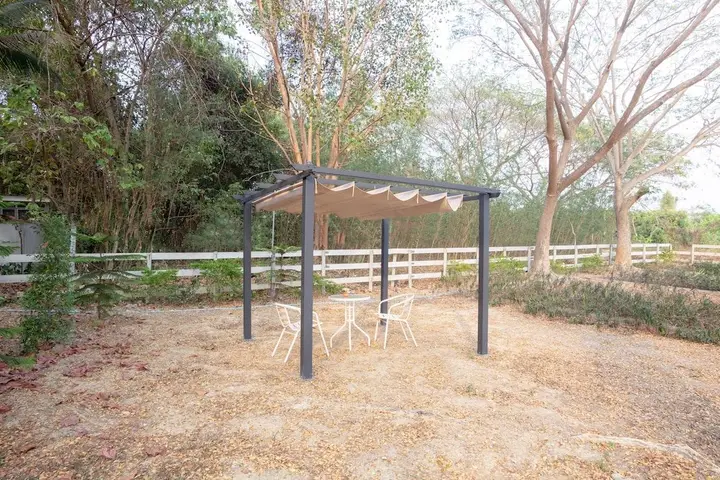 Сарапхи: OYO 556 Chaisathan Cottage