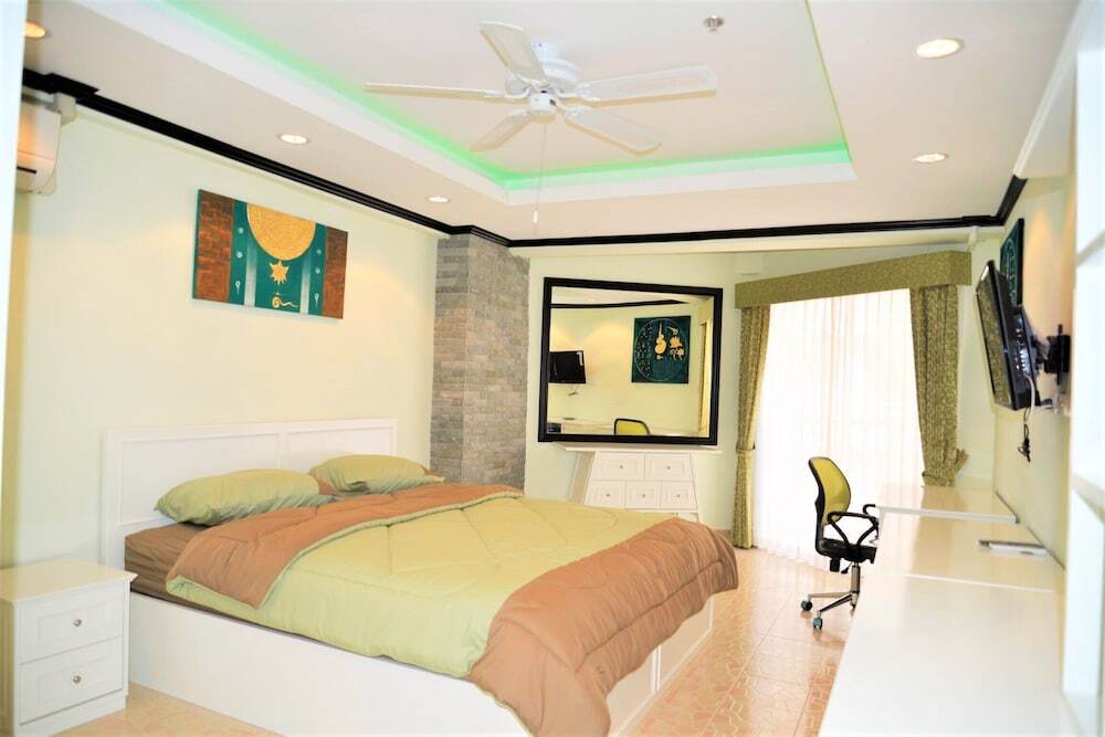 Паттайя: Sleek 1 bed Condo Jomtien
