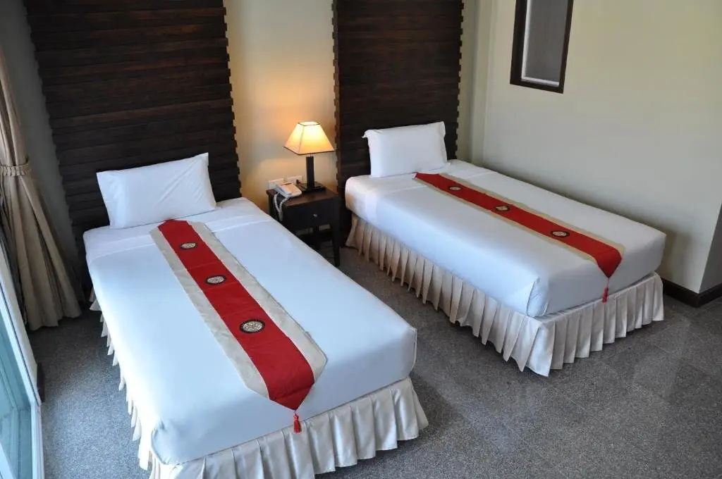 Муанг: Karon Bay Inn