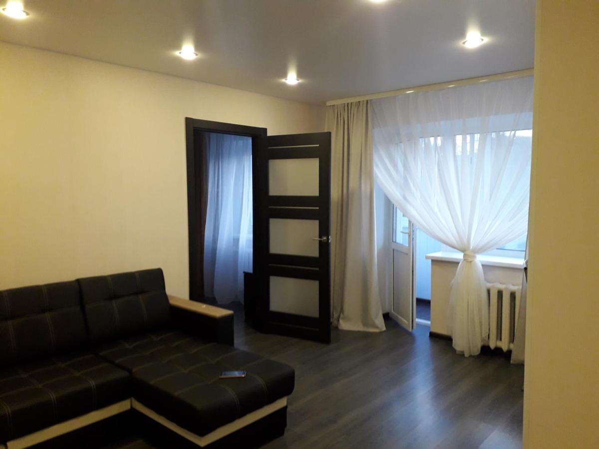 Великий Новгород: Apartment on Meretskova-Volosova