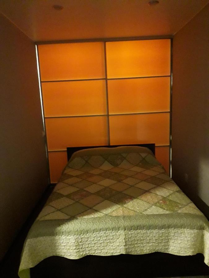 Великий Новгород: Apartment on Meretskova-Volosova