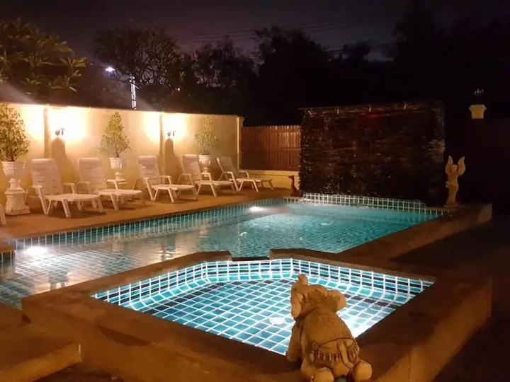 Паттайя: 4 Bedroom Villa Private Pool Central Pattaya 15 min Away