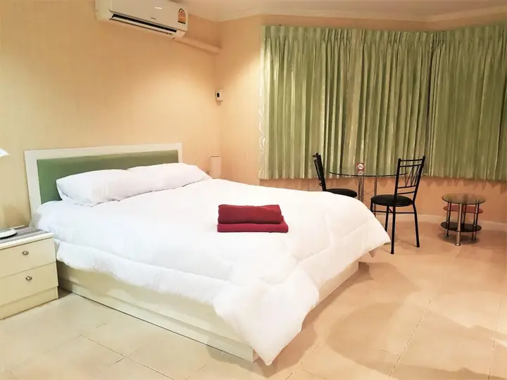 Паттайя: Thip Condotel Jomtien Studio Apartment on soi 7