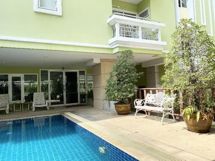 Бангкок: 14 Place Sukhumvit Suites