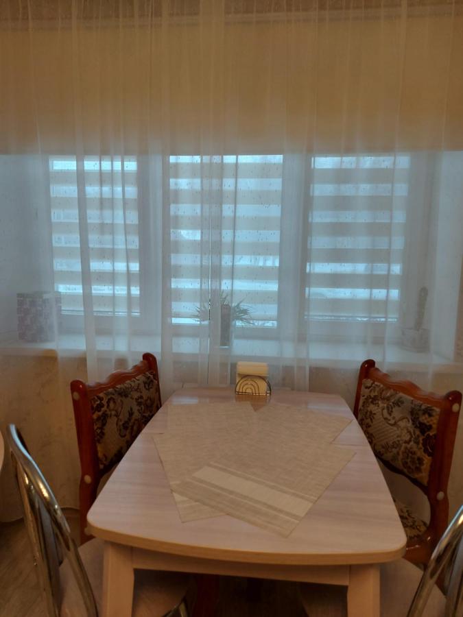 Великий Новгород: Apartment On Meretskova-Volosova