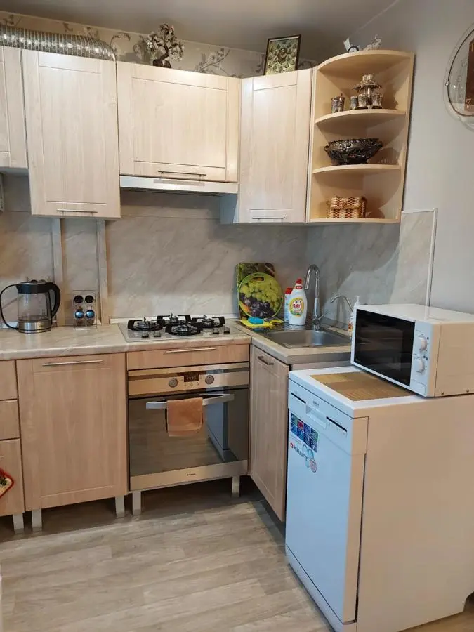 Великий Новгород: Apartment On Meretskova-Volosova