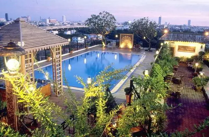 Бангкок: The Elegance Suites