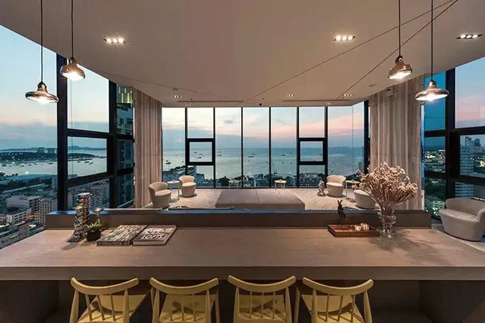 Паттайя: A Luxury 2 Bedrooms The Base Downtown