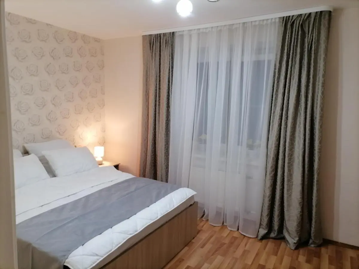 Великий Новгород: Уютная 2 к.кв. недалеко от центра.