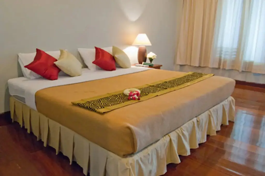 Банг-Сапхан: Baan Klang Aow Beach Resort