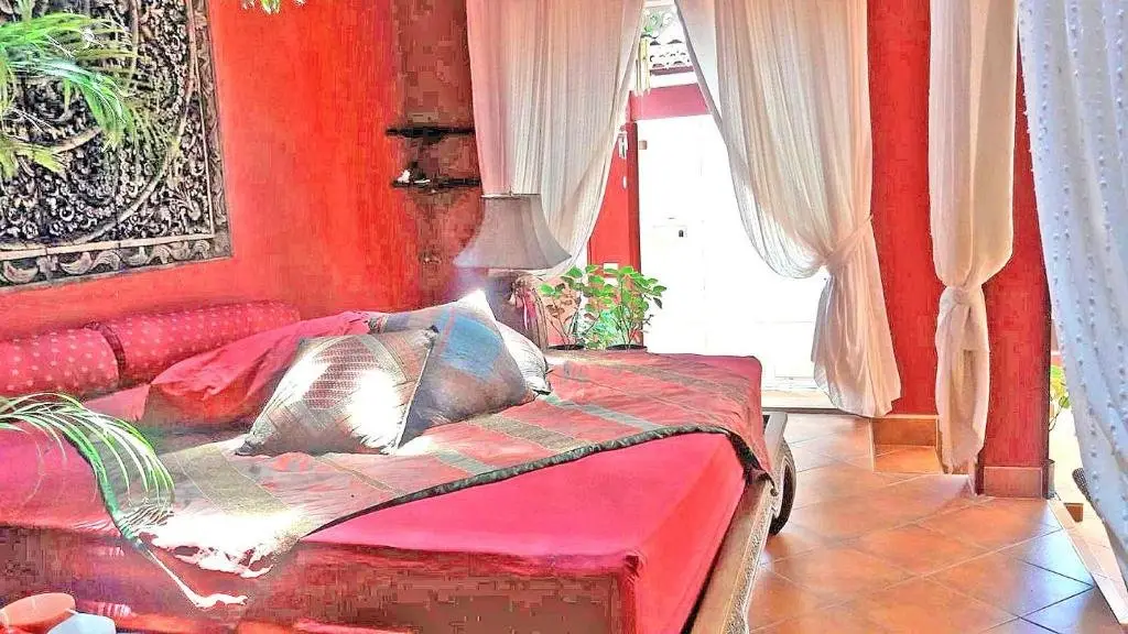 Паттайя: 3BR Thai Style Home