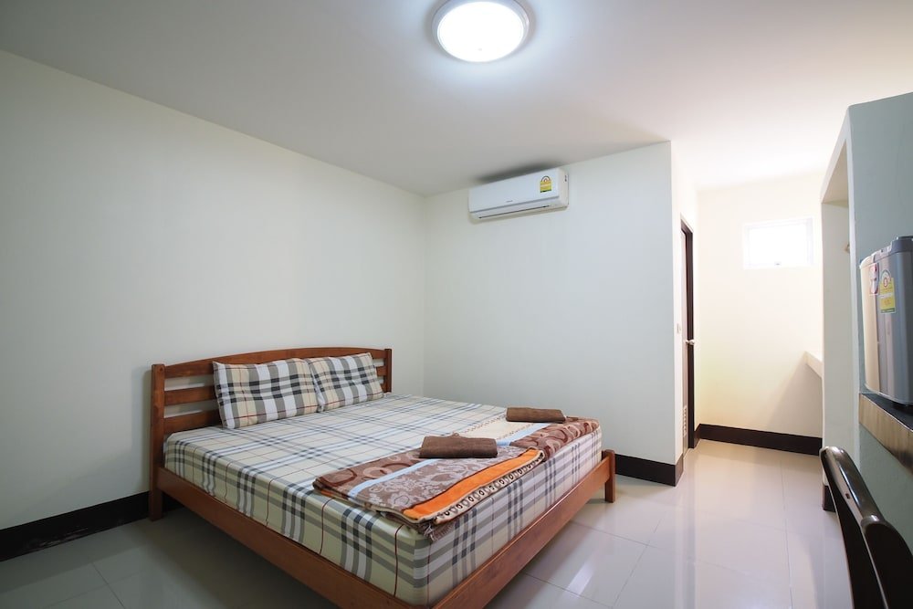 Паттайя: Oyo 852 Pineapple Hotel Pattaya