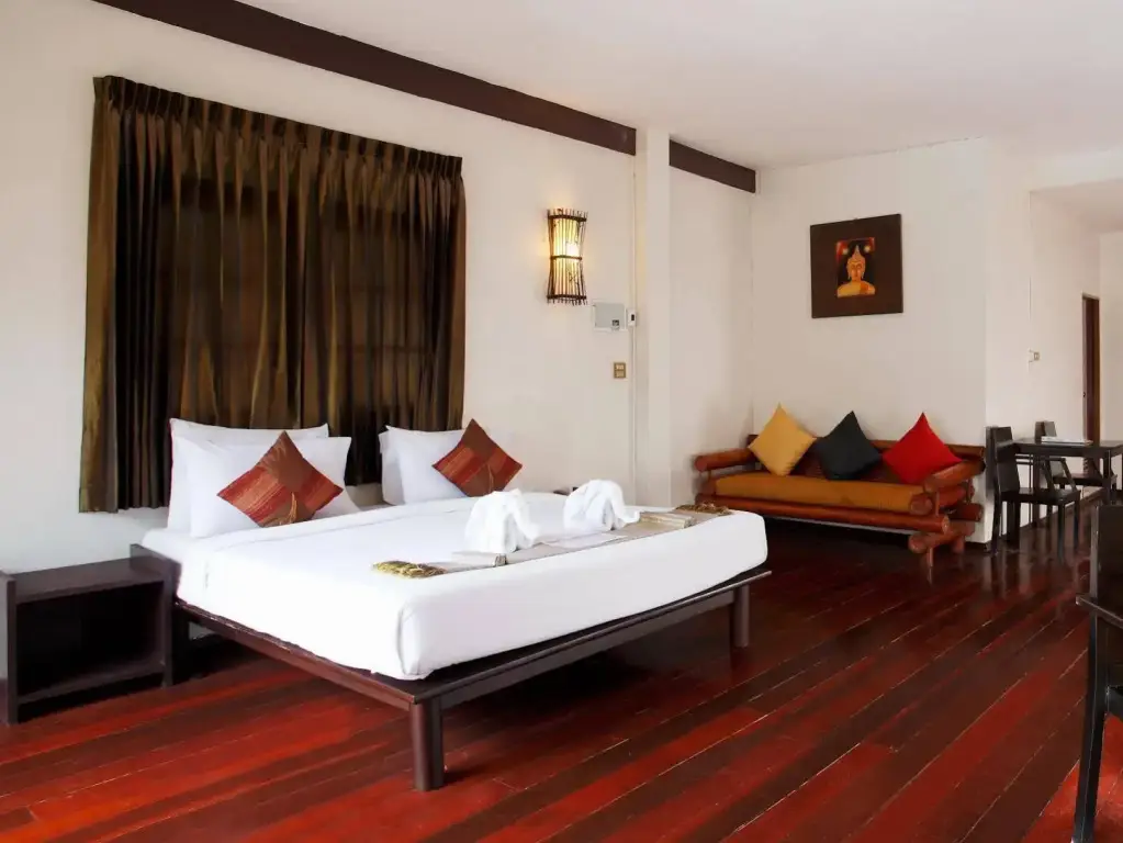 Пхукет: Bamboo Beach Hotel & Spa