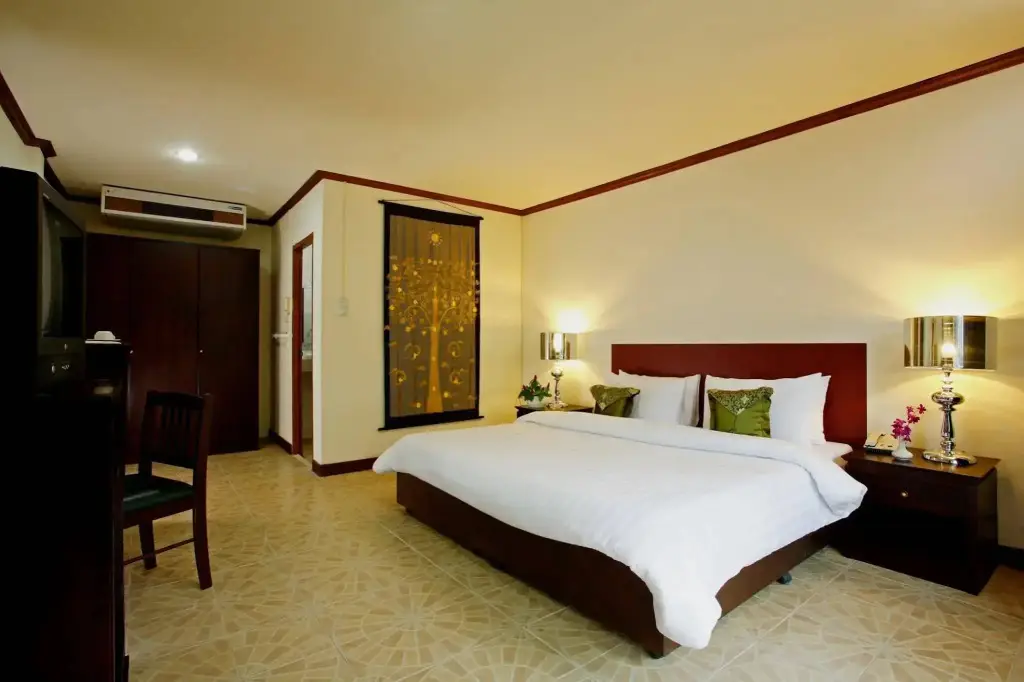 Пхукет: Bamboo Beach Hotel & Spa