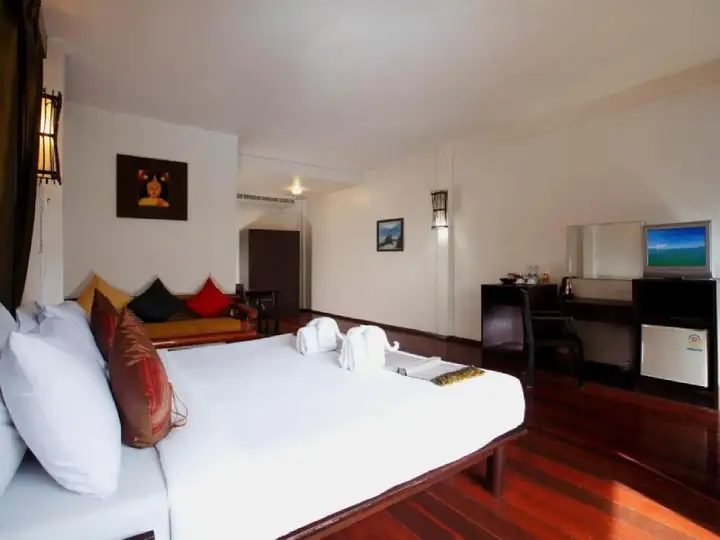 Пхукет: Bamboo Beach Hotel & Spa
