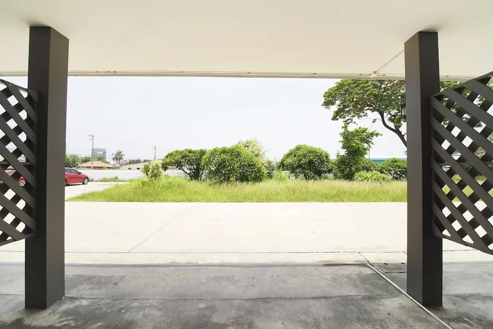 OYO 622 Sixsense Hotel (Vaccinated Staff) — фото 1