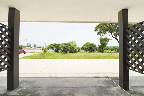 OYO 622 Sixsense Hotel (Vaccinated Staff) — фото 1