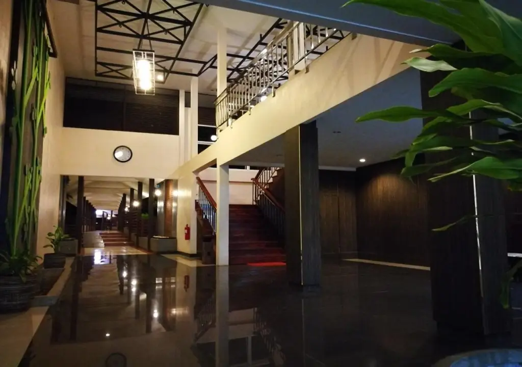 Тха Тум: Phanhin Regent Executive Residence R1