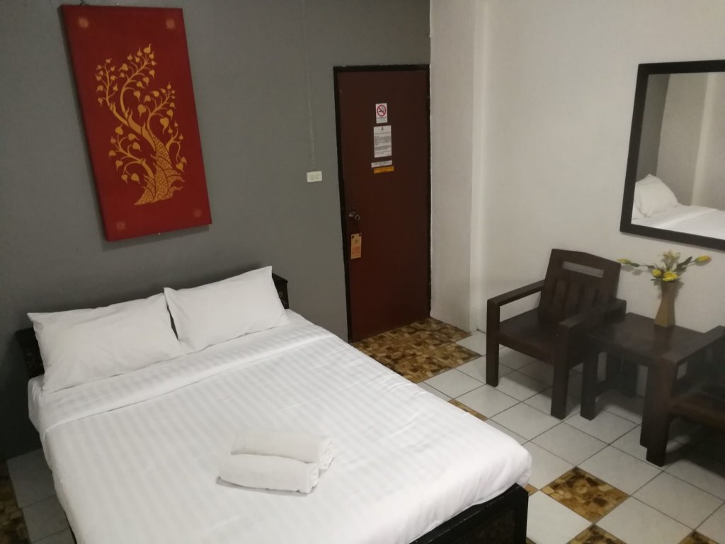 Чиангмай: Royal thapae gate guesthouse