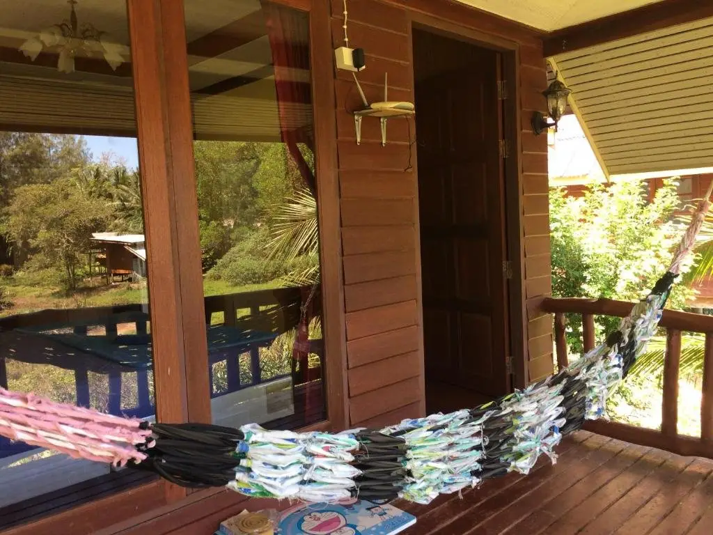 Яо Ной: Namtok Bungalows
