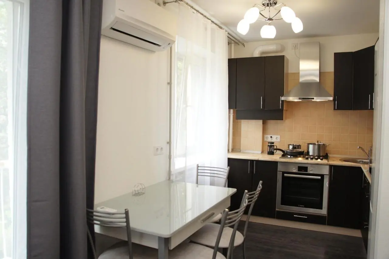 Великий Новгород: Desyatinnaya Apartment