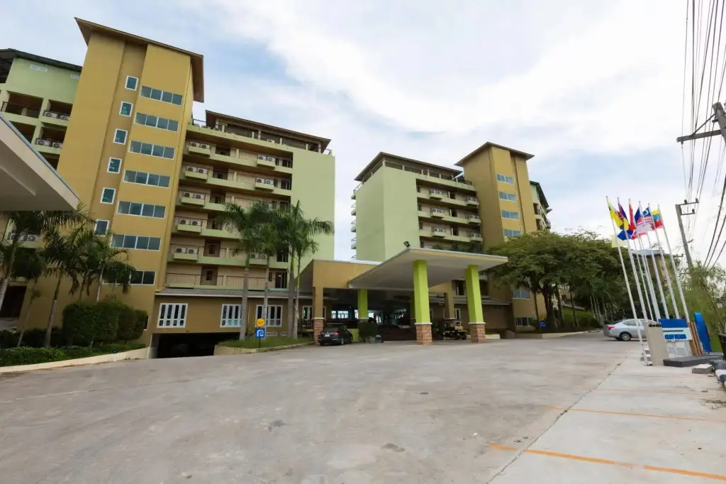 Royal Phala Cliff Beach Resort and Spa — фото 1