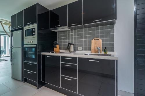 пляж Три Транг: Twin Sands 1406 - Panoramic seaview apartment walk to beach, shared pool