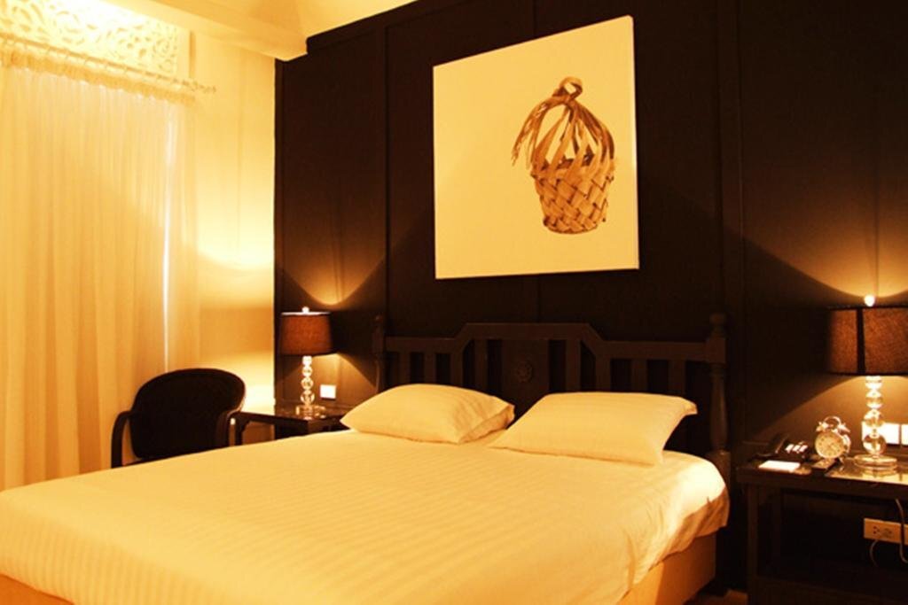 Бангкок: The Heritage Baan Silom