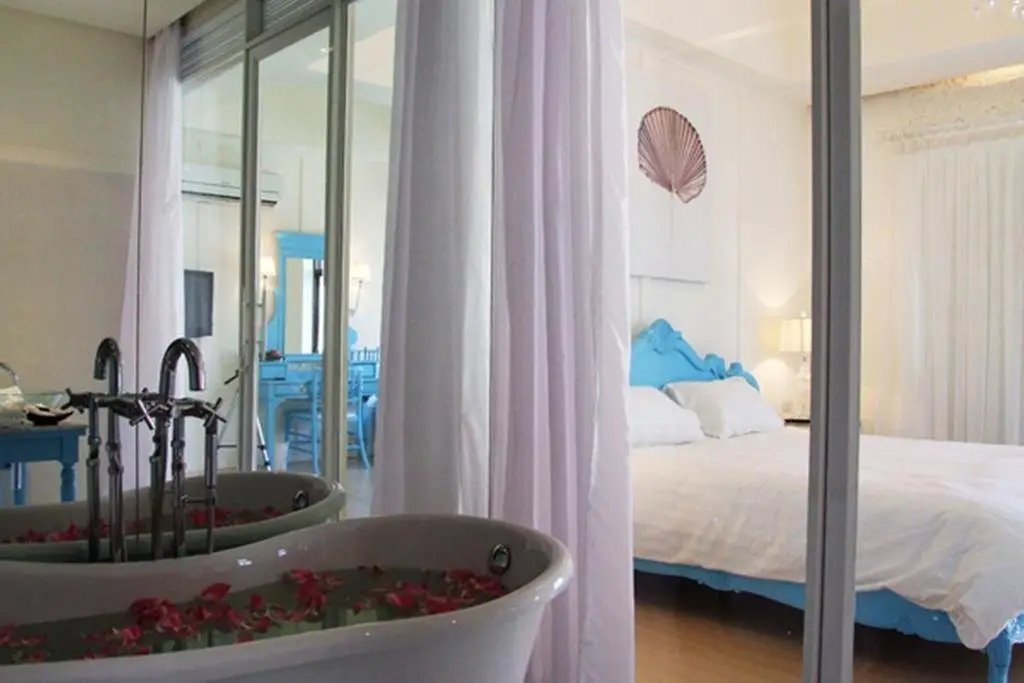 Бангкок: The Heritage Baan Silom