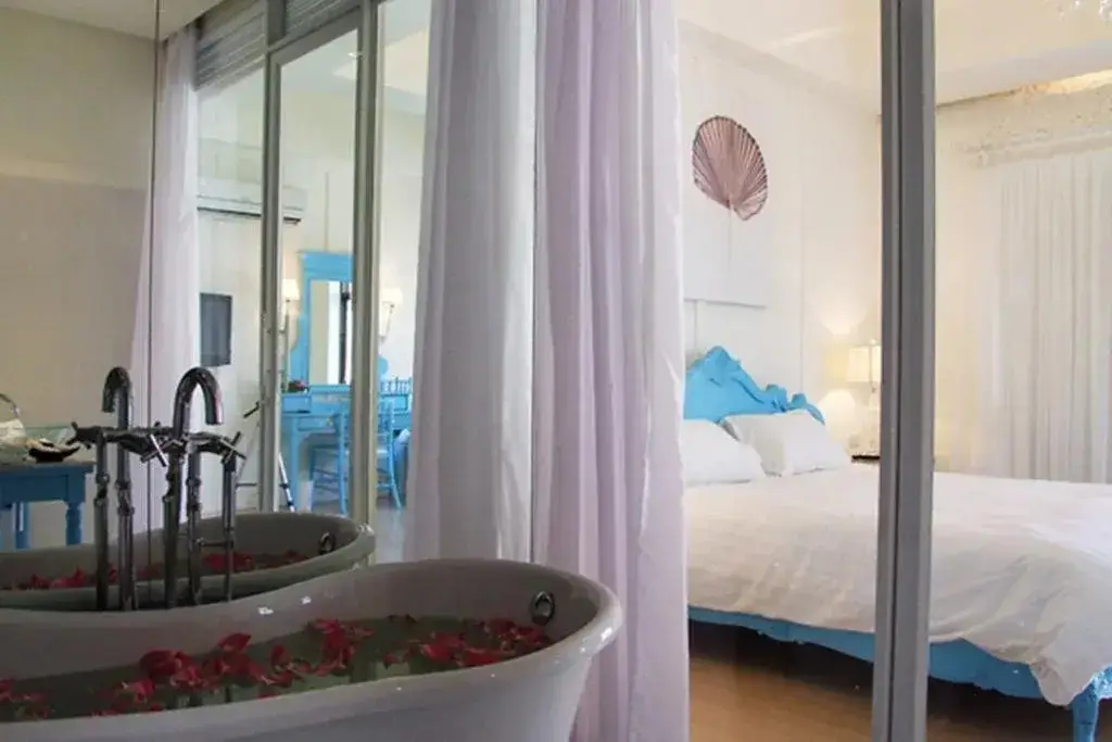 Бангкок: The Heritage Baan Silom