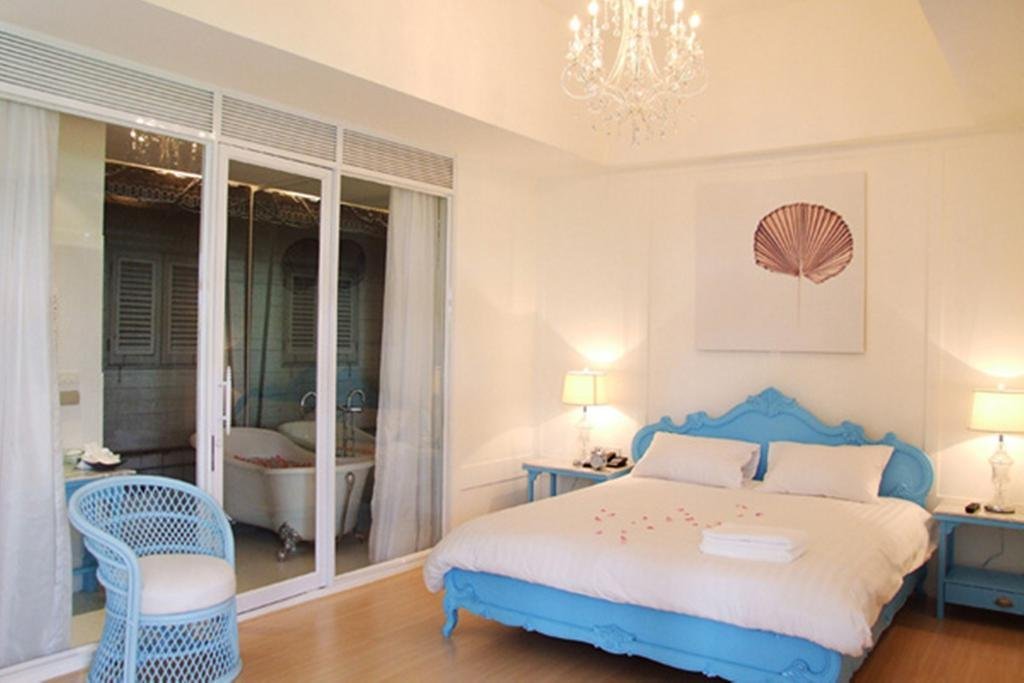 Бангкок: The Heritage Baan Silom