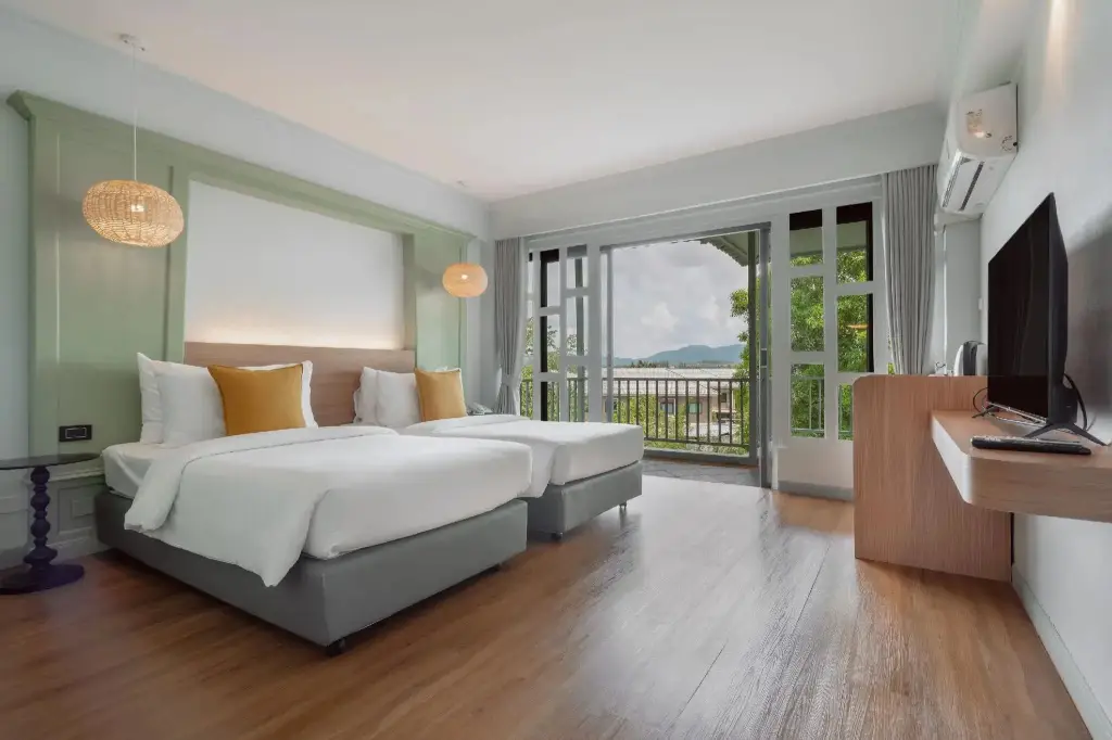 Пхукет: Ma Doo Bua Phuket (มาดูบัวภูเก็ต)