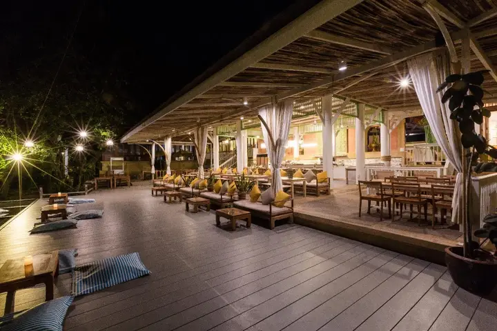 Пхукет: Ma Doo Bua Phuket (มาดูบัวภูเก็ต)