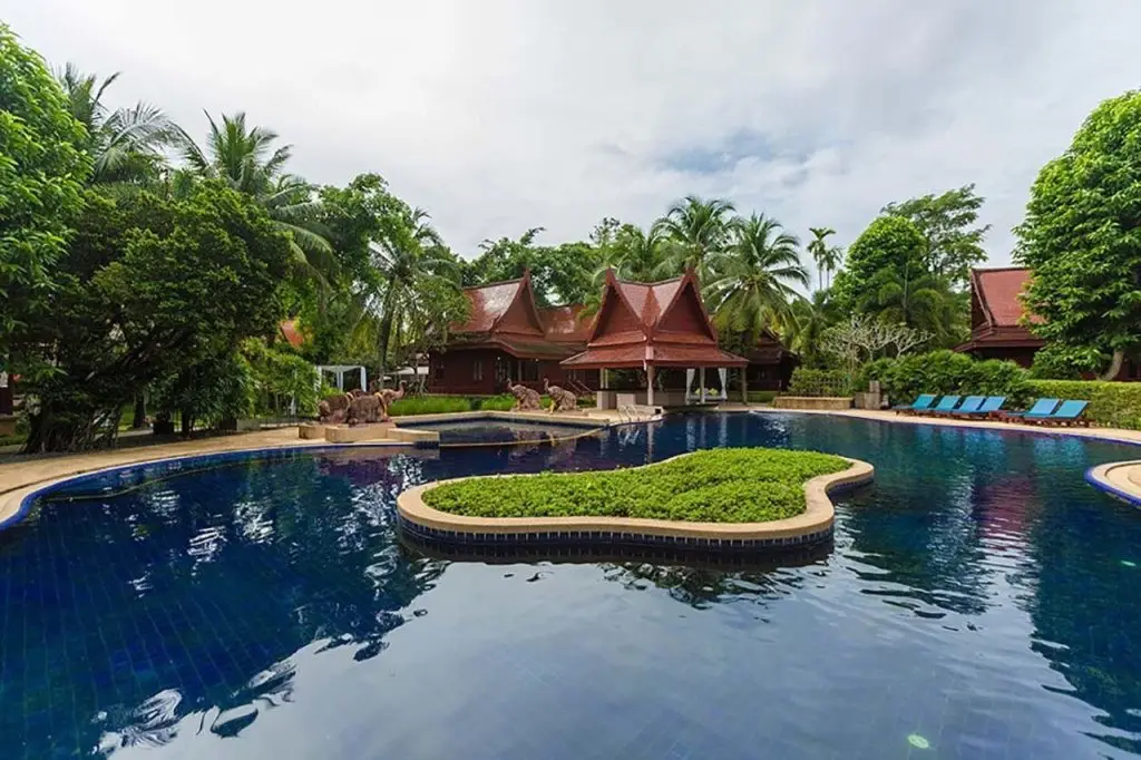 Пхукет: Ma Doo Bua Phuket (มาดูบัวภูเก็ต)