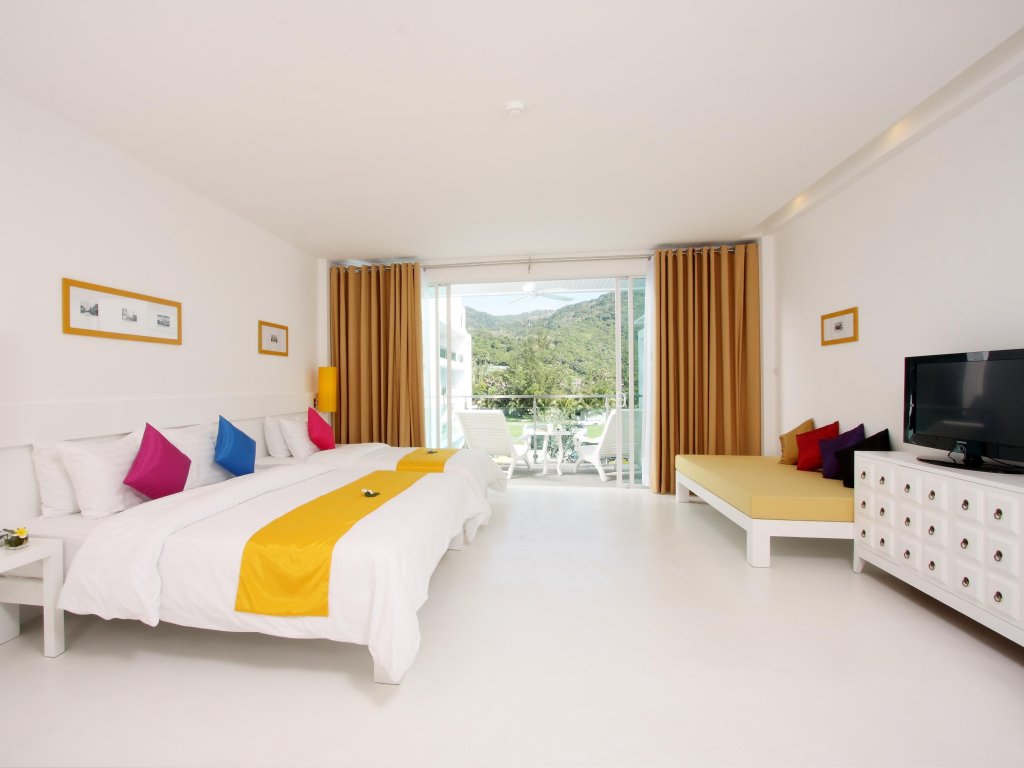 Пхукет: Курортный отель The Old Phuket - Karon Beach Resort