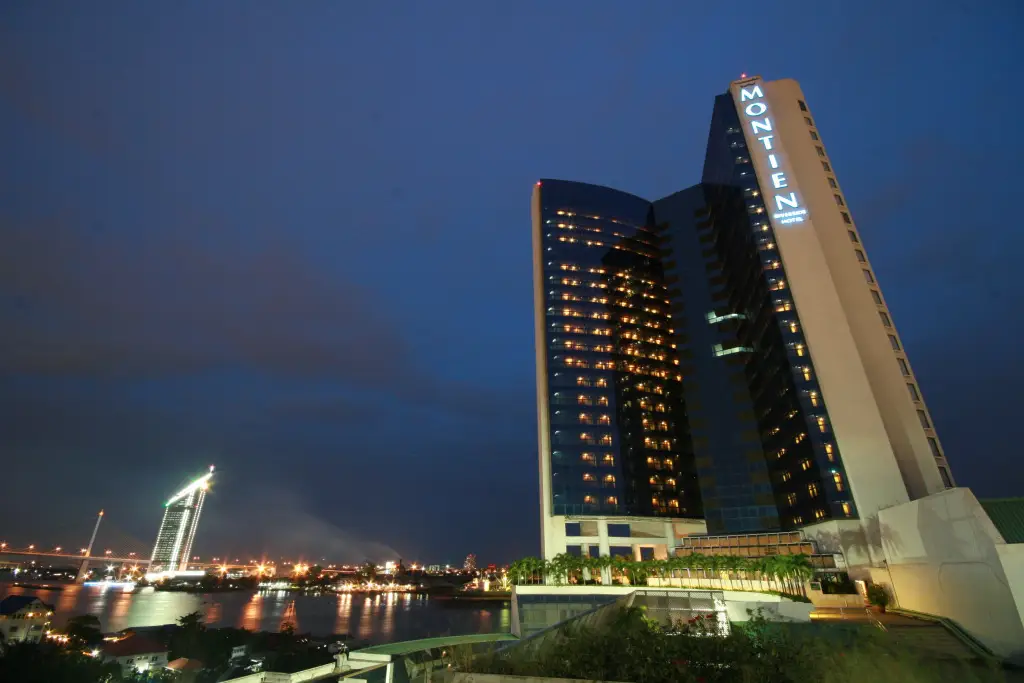 Бангкок: Отель Montien Riverside Hotel Bangkok