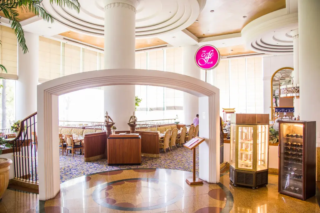 Бангкок: Отель Montien Riverside Hotel Bangkok