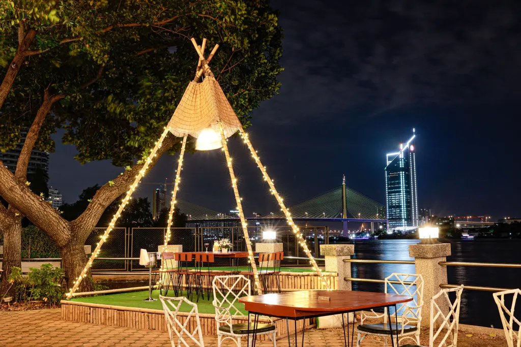 Бангкок: Отель Montien Riverside Hotel Bangkok