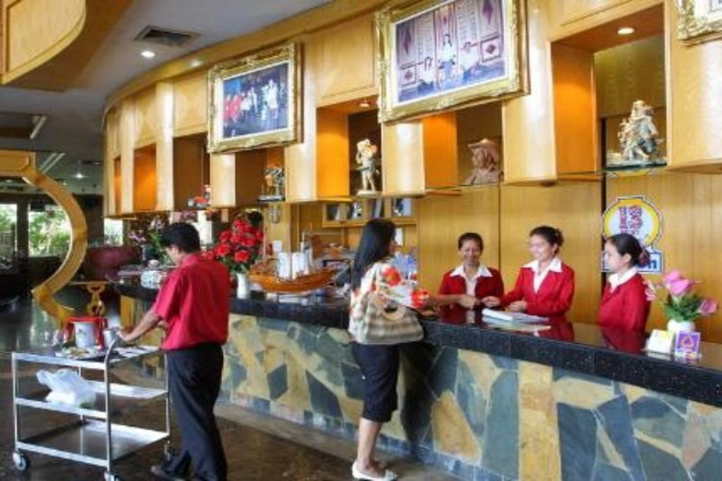 Банг-Яй: 13 Coins Hotel Bang Yai