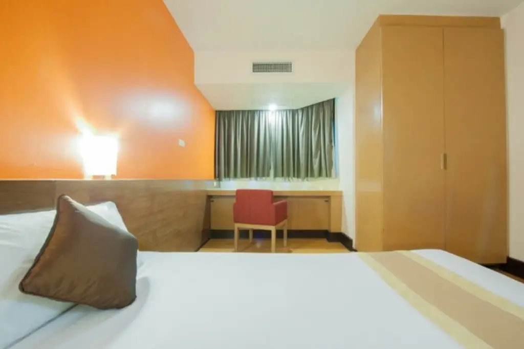 Бангкок: The Seasons Bangkok Huamark