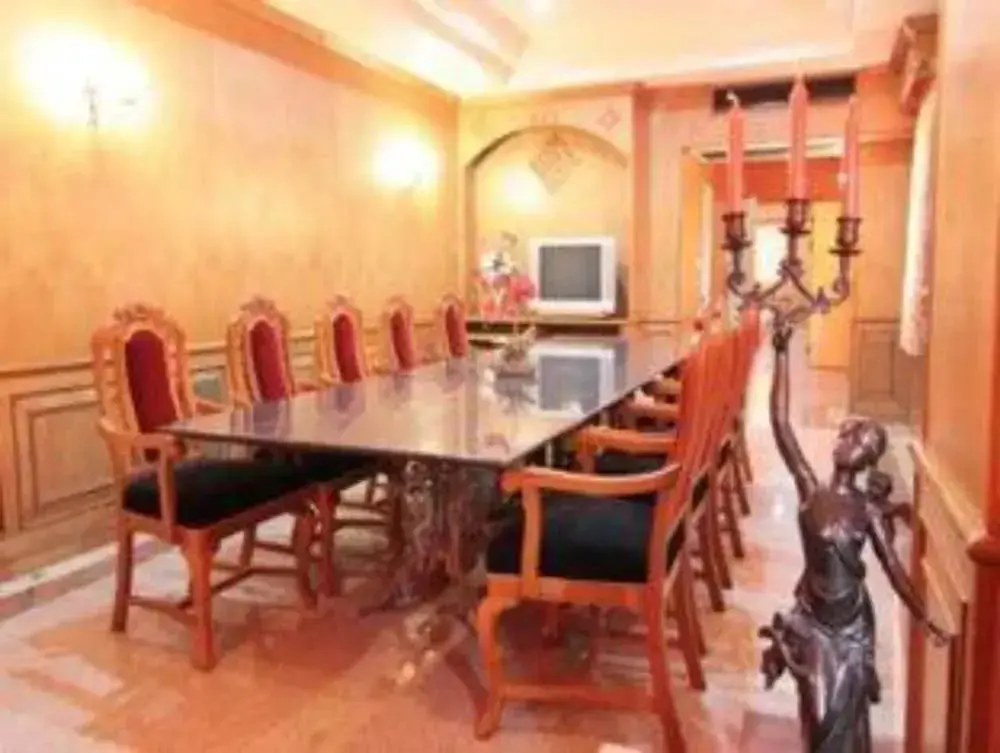 Нонтхабури: 13 Coins Hotel Ngam Wong Wan