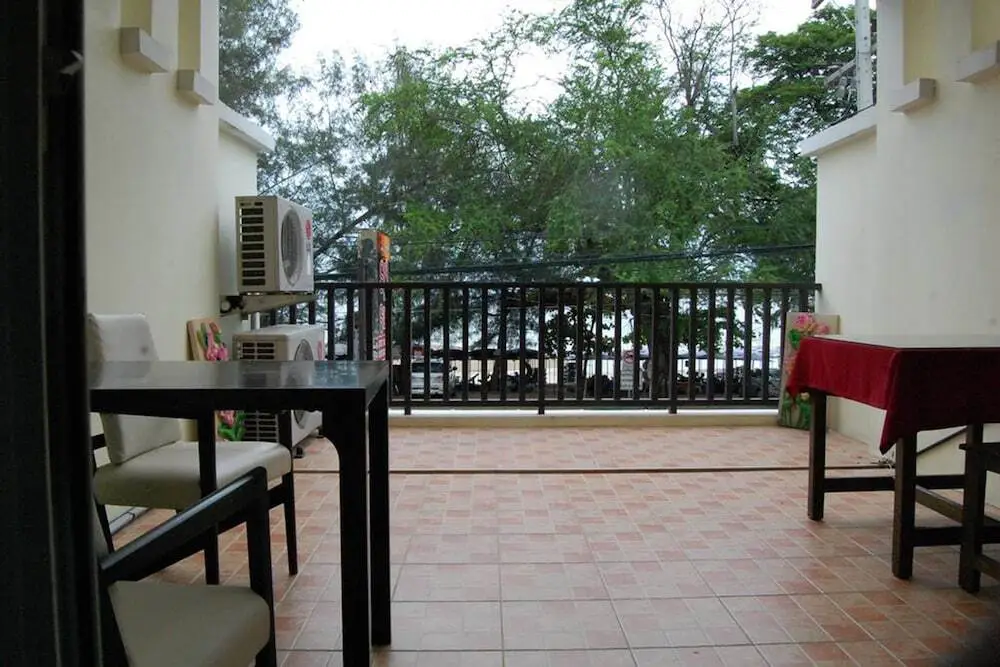 Чаам: Sea and Sand Guesthouse & Restaurant