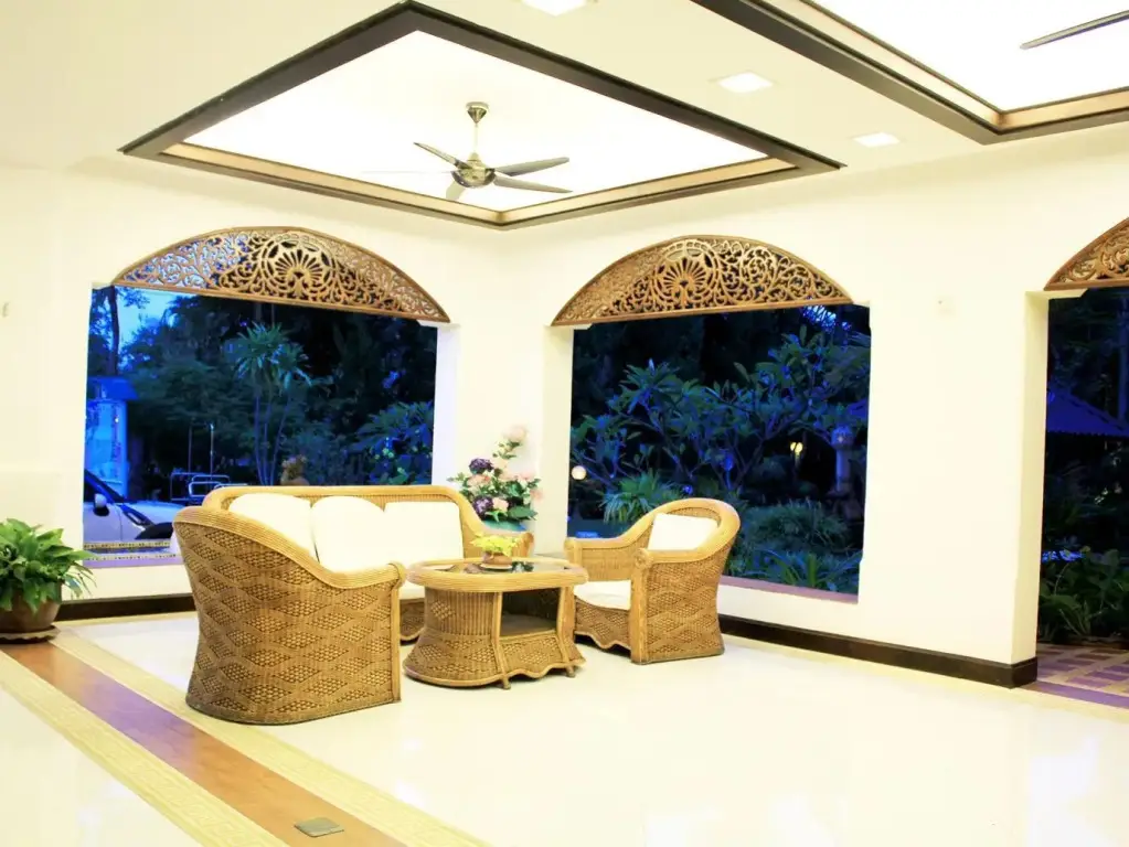 Фрае: PhoomThai Garden