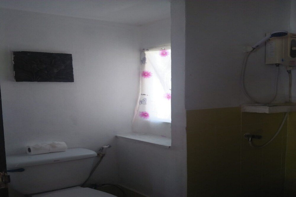 Краби: Lanta Beach Lodge by Oyo Rooms