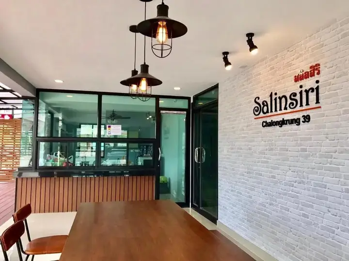Бангкок: Salinsiri at ladkrabang