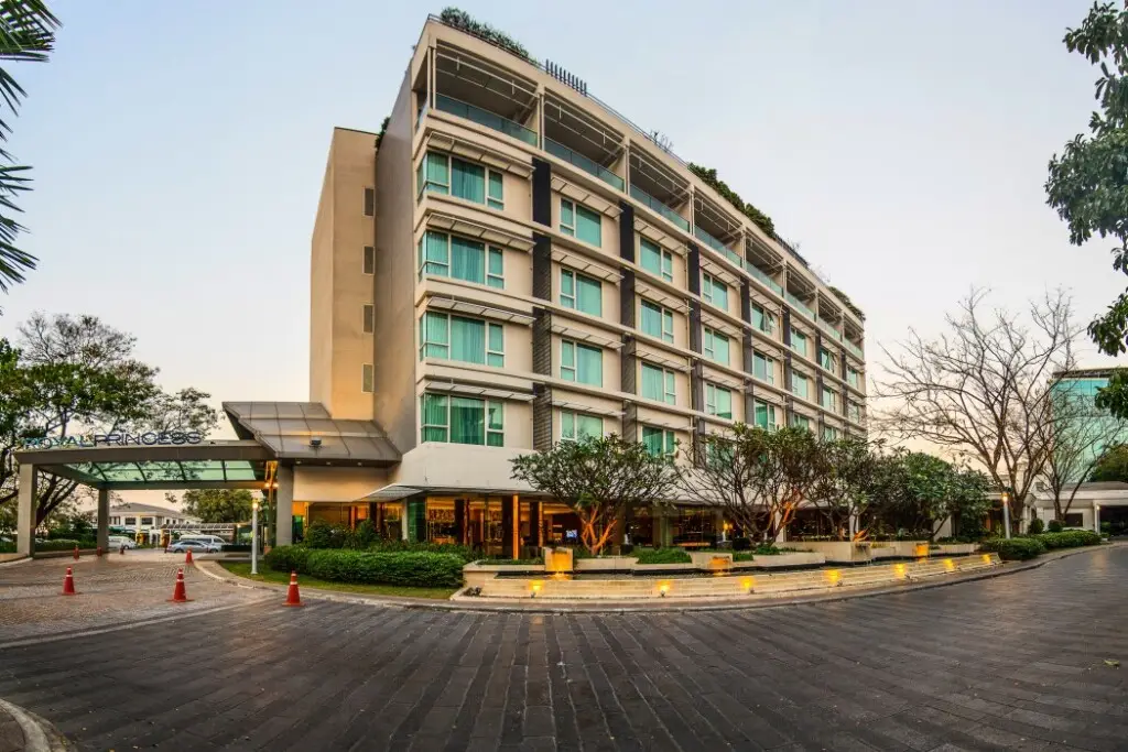 Бангкок: Royal Princess Larn Luang