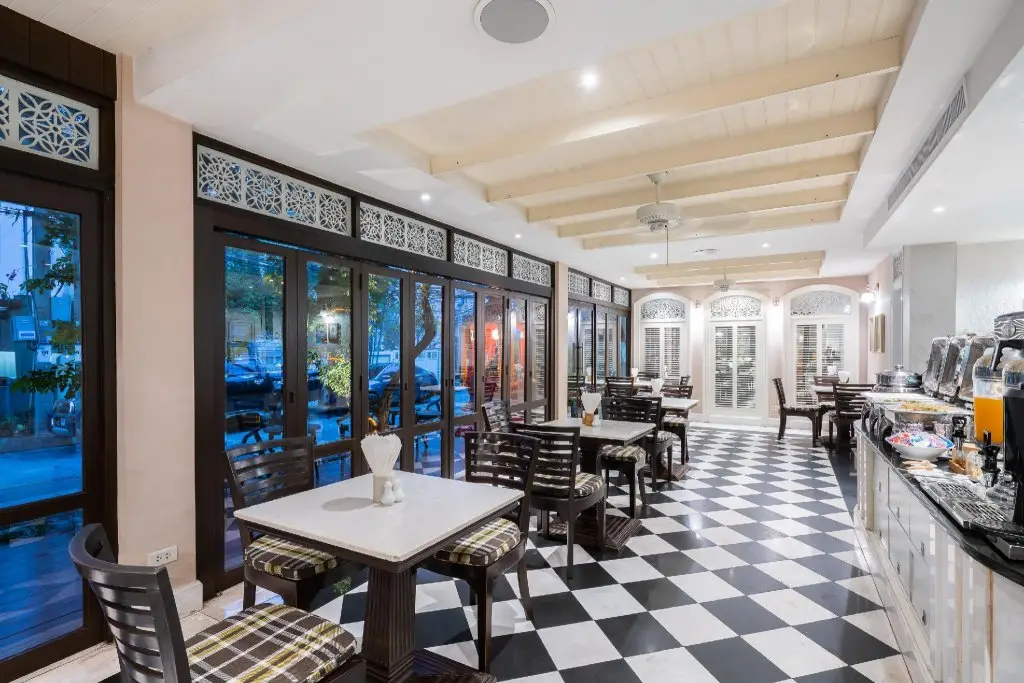 Бангкок: La Petite Salil Sukhumvit 8