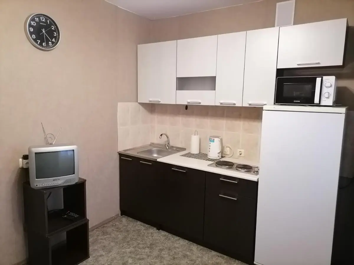 Великий Новгород: Уютная 1 к.кв. недалеко от центра.