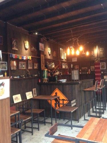 Ко Паям: The Shadow House & Bar