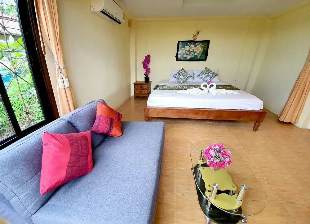 Муанг: Phuket Lilla House